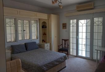 Vasilis house has Balcony rooms