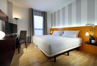 Exe Tres Cantos allows 18 year olds to book a room