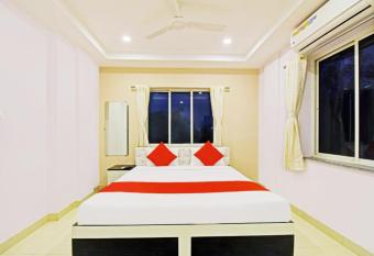 Goroomgo Royal Galaxy Newtown Kolkata has Balcony rooms