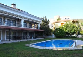 Paritalo/Villa isolla uima-altaalla, Marmaris has Balcony rooms