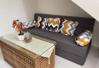 Qyuza House (Exclusive loft apartment in BSD CITY) has Balcony rooms