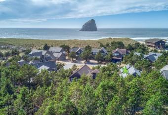Barefoot Bungalow has Balcony rooms