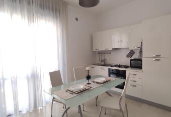 Centro Storico ~ Incantevole appartamento a Lecce allows 18 year olds to book a room