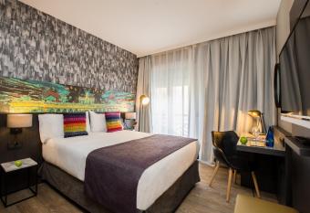 Leonardo Boutique Hotel Madrid has Balcony rooms