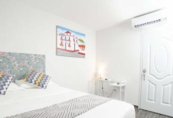 JM GUESTHOUSE allows 18 year olds to book a room