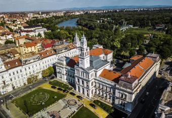 Lorena   s Apartment allows 18 year olds to book a room