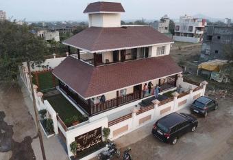 Marathe   s Ranwara has Balcony rooms