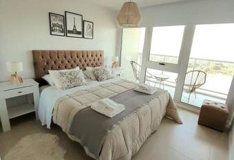 Incre  ble departamento con vista panor  mica al r  o has Balcony rooms