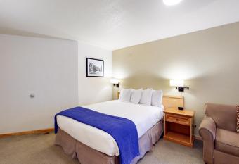 Aspen Mountain Lodge 201 has Balcony rooms