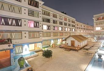 Royal Palms Hotel has Smoking rooms