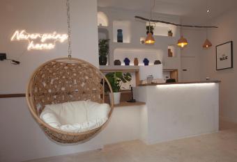 Le Maje Hostel allows 18 year olds to book a room