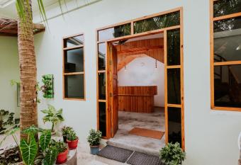 Isla Dhiffushi has Balcony rooms