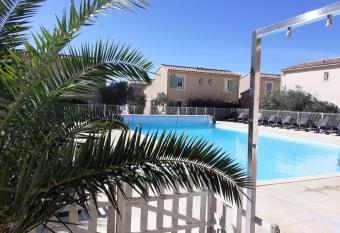 Sous le soleil des Alpilles has Balcony rooms