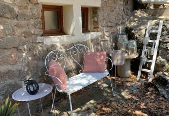 S  te baraquette allows 18 year olds to book a room