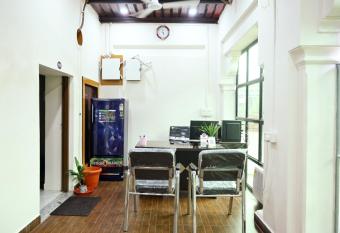 The Hotel Ambassador Inn allows 18 year olds to book a room