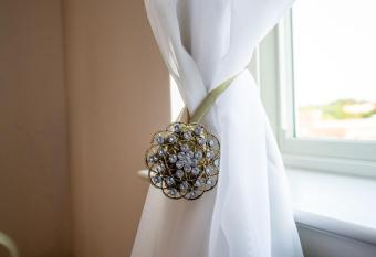 Home On Arrival LLC allows 18 year olds to book a room