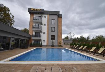 Villa Mystic has Balcony rooms