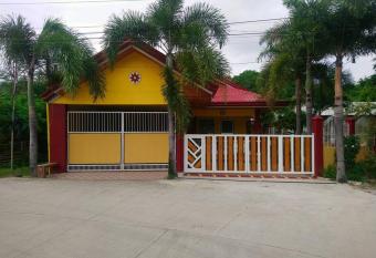 Te  Babe s Transient House has Balcony rooms