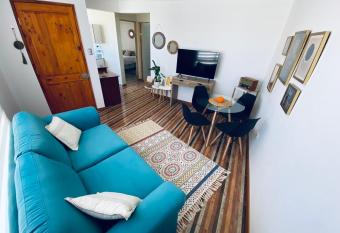   usta en el desierto allows 18 year olds to book a room