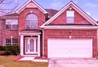 A Peaceful Get-Away with a Fire place & Fire Pit allows 18 year olds to book a room