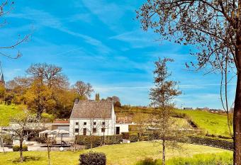 La Bel   chapp  e has Balcony rooms