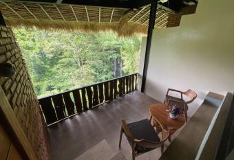 Munduk Tutub waterfall view allows 18 year olds to book a room