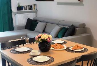 Nowoczesny apartament z widokiem na park has Balcony rooms