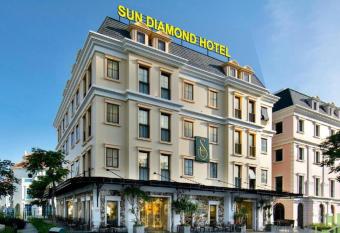 Sun Diamond Hotel Ha Long allows 18 year olds to book a room