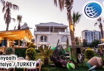 White Country Boutique Hotel allows 18 year olds to book a room