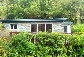 Garyvoe Cottage at Crackington Haven, near Bude and Boscastle, Cornwall has Balcony rooms
