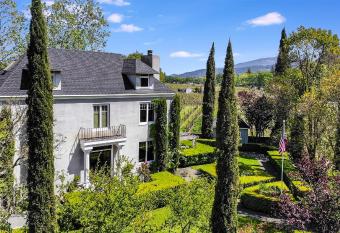 Chateau De Vie has Balcony rooms