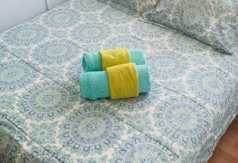 Depto 1204 allows 18 year olds to book a room