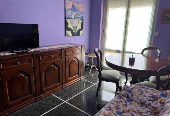 Home Sweet Home nel cuore di Genova allows 18 year olds to book a room