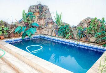 Hermoso Depto con Piscina en Calle Palma Asunci  n has Balcony rooms