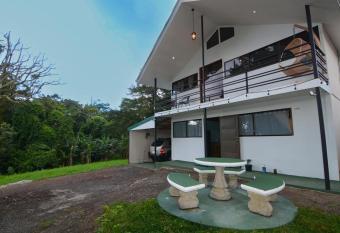 Nido Green House has Balcony rooms