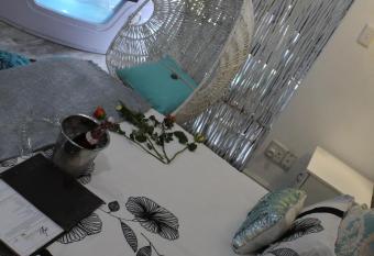 Africa Paradise - OR Tambo Airport Boutique Hotel has Balcony rooms