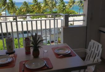 Studio les Pieds dans l eau has Balcony rooms