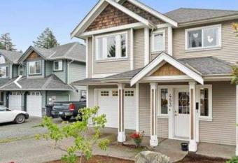 1 Bedroom Suite in Langford. allows 18 year olds to book a room