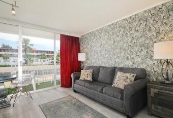 Waikiki Village One Bedroom King Suite - 136 allows 18 year olds to book a room