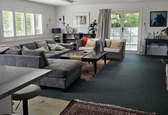 MAGNOLIA HOUSE allows 18 year olds to book a room