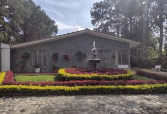 LAGO CALIMA, CASA CAMPESTRE CON PISCINA has Balcony rooms