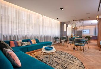 Occidental Alicante allows 18 year olds to book a room