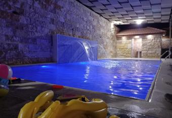 Vanilla Villa has Balcony rooms