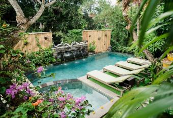 Desak Putu Putra Hidden has Balcony rooms