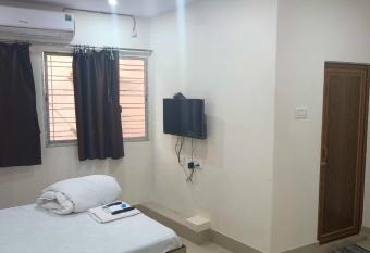 Vhyom Sky Palace allows 18 year olds to book a room