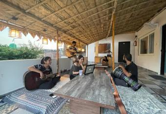 12 Monks Rishikesh allows 18 year olds to book a room