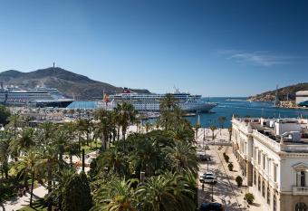 Hotel Cartagena Puerto allows 18 year olds to book a room