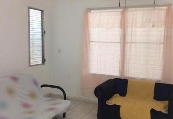 Coronado cerca a la playa allows 18 year olds to book a room