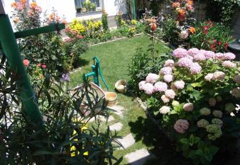 Bogdanoski Studios & Guest Rooms has Balcony rooms