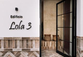 Edificio Lola 3 has Balcony rooms